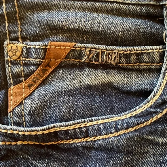 Men’s ARIAT Jeans - Picture 6 of 10